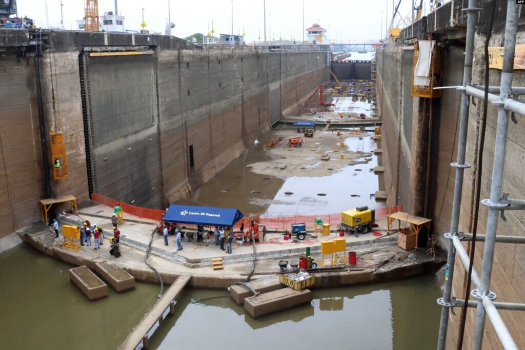 maintenance work at panama canal's pedro miguel locks